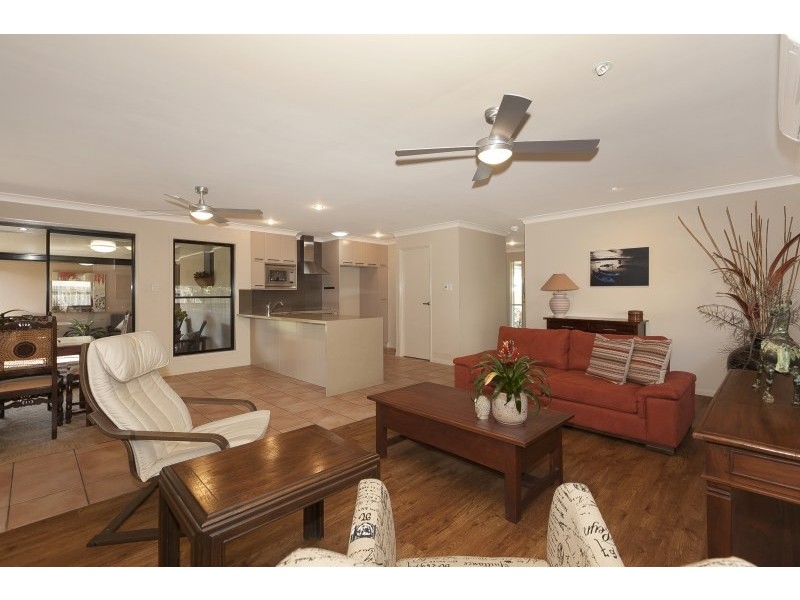 8 Haase Place, Bellbowrie QLD 4070