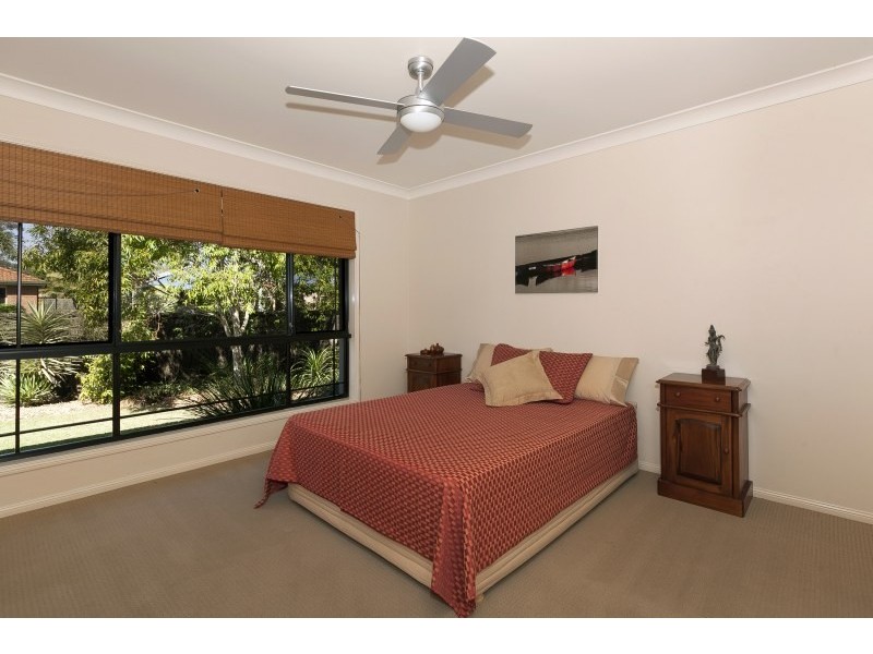 8 Haase Place, Bellbowrie QLD 4070