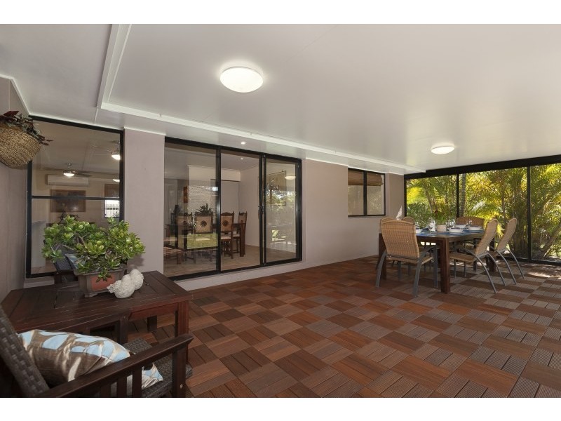 8 Haase Place, Bellbowrie QLD 4070