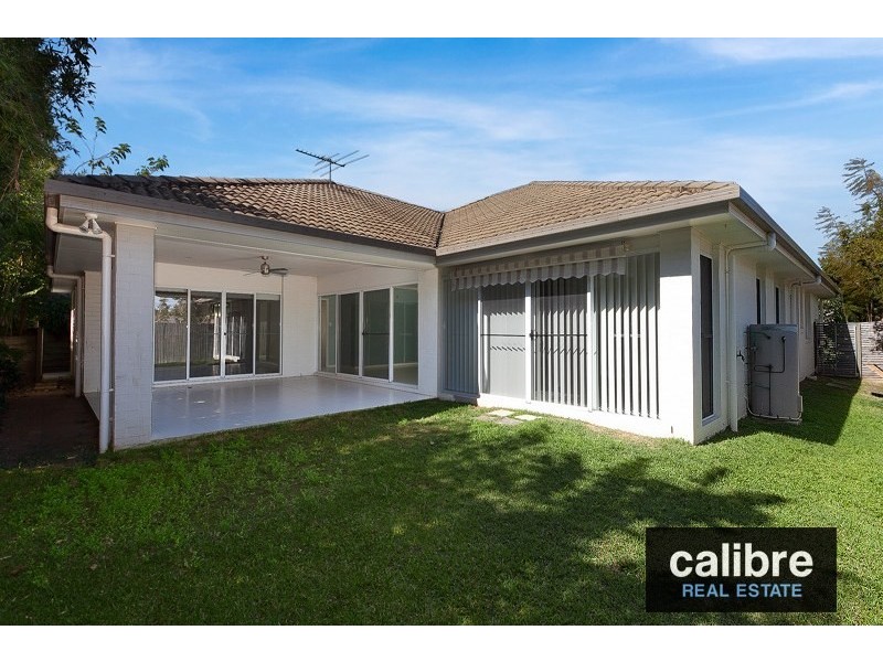 17 Highland Drive, Seventeen Mile Rocks QLD 4073