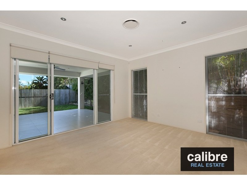 17 Highland Drive, Seventeen Mile Rocks QLD 4073