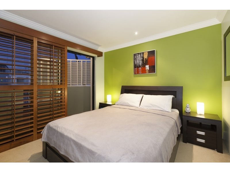 Unit 77/163 Sydney Street, New Farm QLD 4005