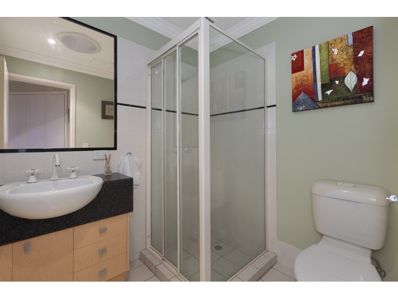 Unit 77/163 Sydney Street, New Farm QLD 4005