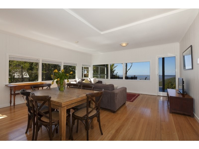 16 Benson Lane, Mount Nebo QLD 4520