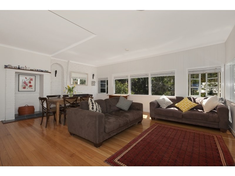 16 Benson Lane, Mount Nebo QLD 4520