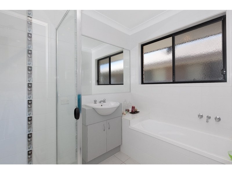 8 O’Brien Court, Collingwood Park QLD 4301