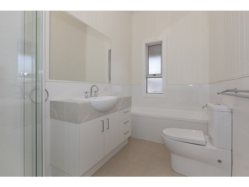 27 Parooba Avenue, Camp Hill QLD 4152