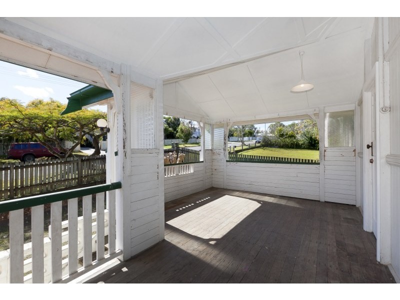 27 Parooba Avenue, Camp Hill QLD 4152