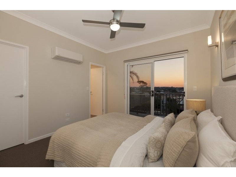 Unit 1/55 Raby Road, Coorparoo QLD 4151