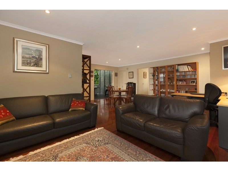 12 Sloane Street, Stafford Heights QLD 4053