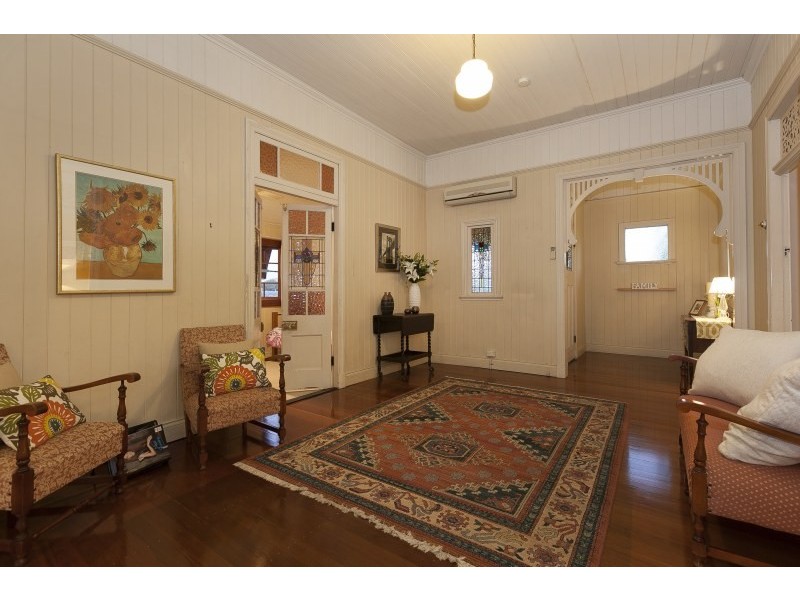 28 Torrens Street, Annerley QLD 4103