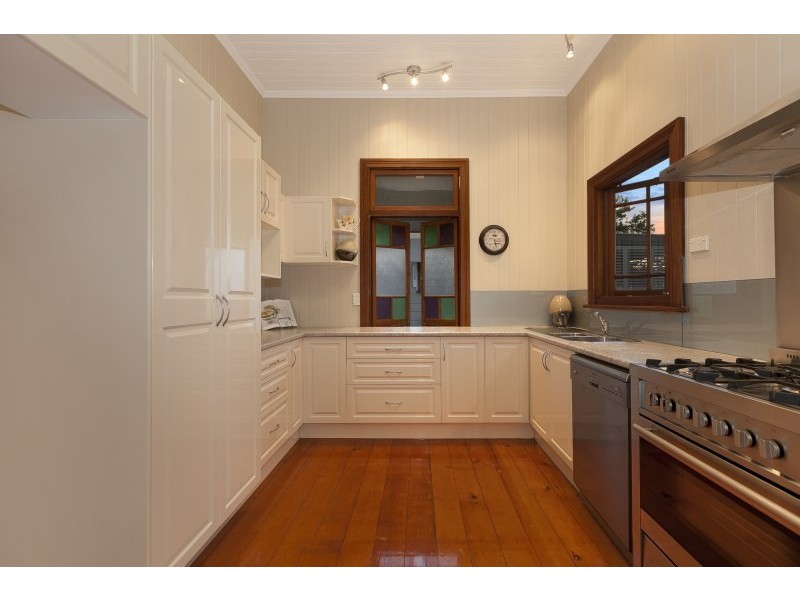 28 Torrens Street, Annerley QLD 4103