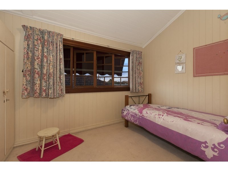 28 Torrens Street, Annerley QLD 4103