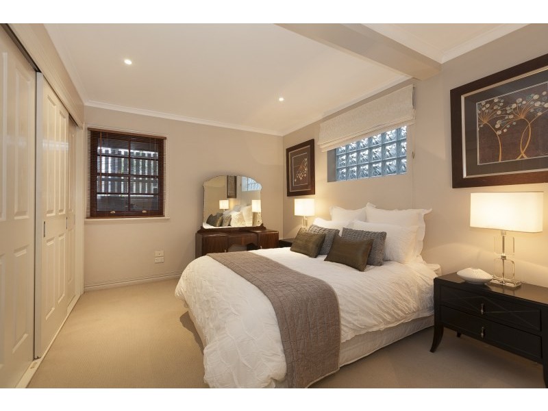 28 Torrens Street, Annerley QLD 4103