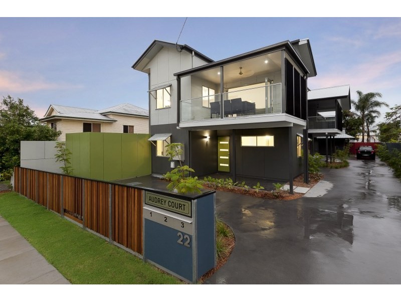 Unit 2/22 Panitya Street, Greenslopes QLD 4120