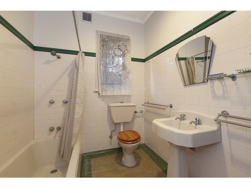 9 Colston Road, Grange QLD 4051