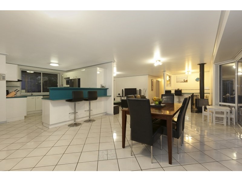 33 Silvereye Crescent, Albany Creek QLD 4035