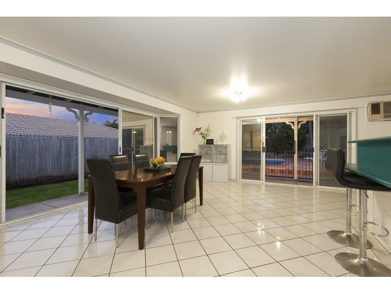 33 Silvereye Crescent, Albany Creek QLD 4035