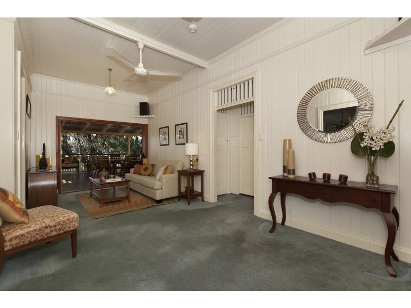 12 Frank Street, Norman Park QLD 4170