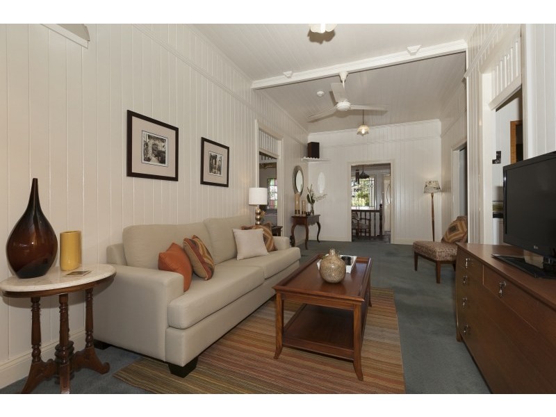 12 Frank Street, Norman Park QLD 4170