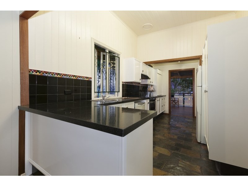 12 Frank Street, Norman Park QLD 4170