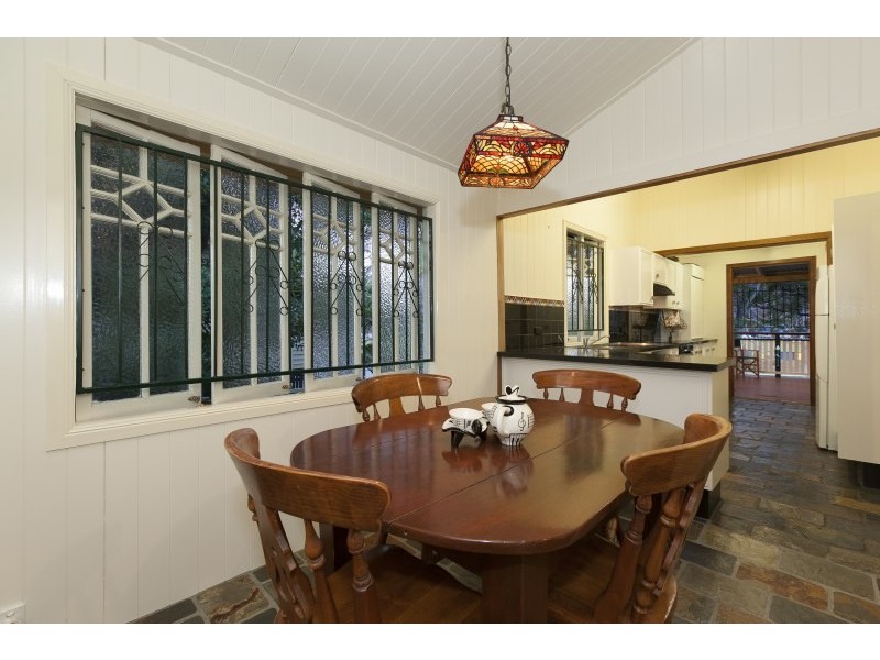 12 Frank Street, Norman Park QLD 4170