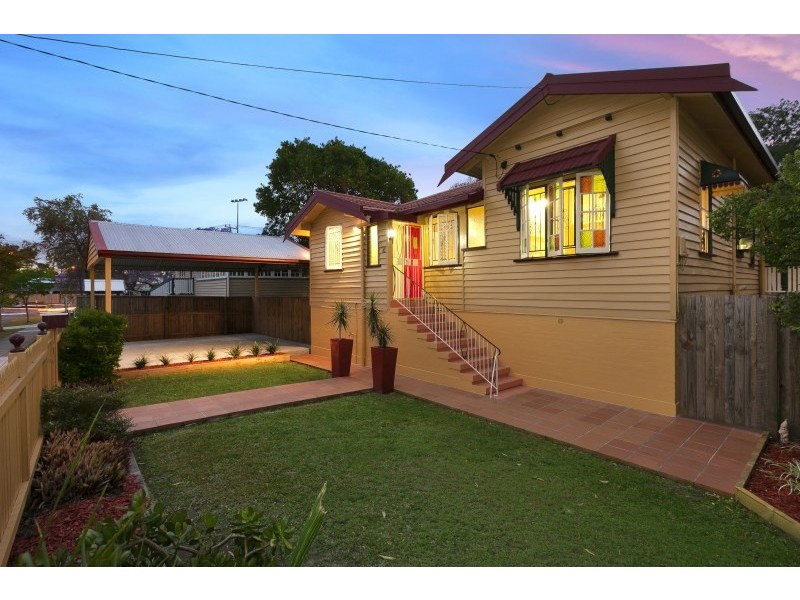 12 Frank Street, Norman Park QLD 4170