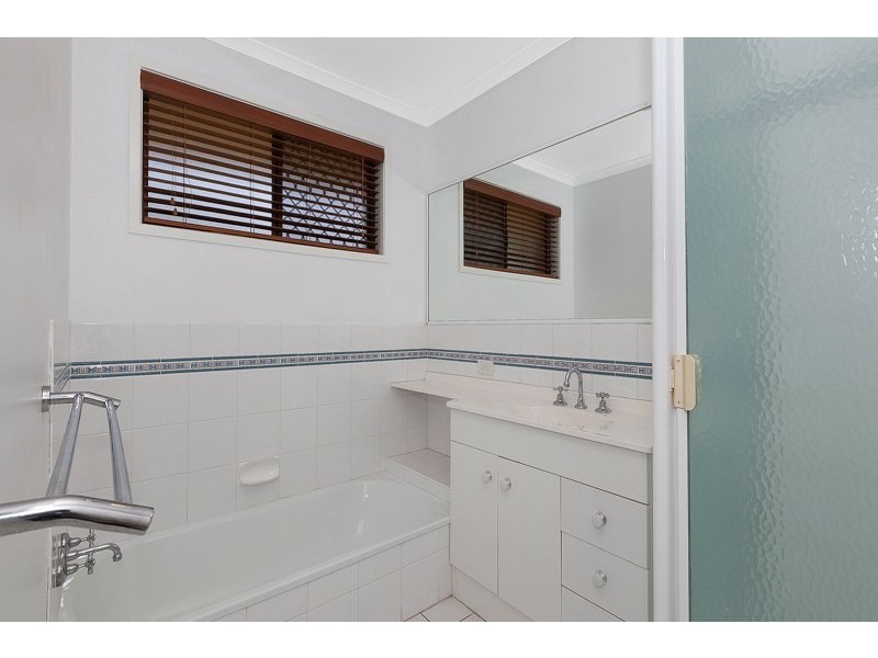 11 Acacia Place, Camira QLD 4300