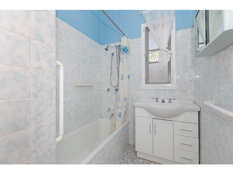 52 Roseneath Parade, Wynnum West QLD 4178