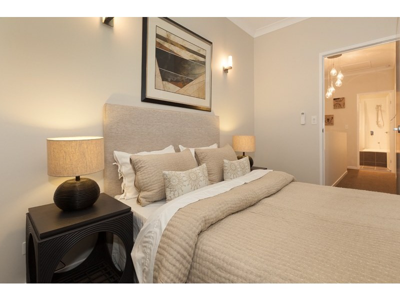 1/53 Raby Road, Coorparoo QLD 4151