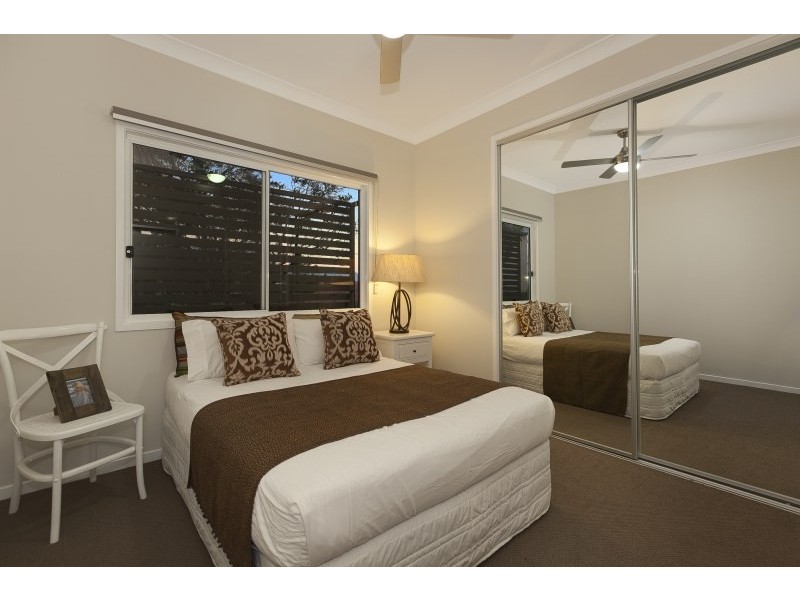 1/53 Raby Road, Coorparoo QLD 4151