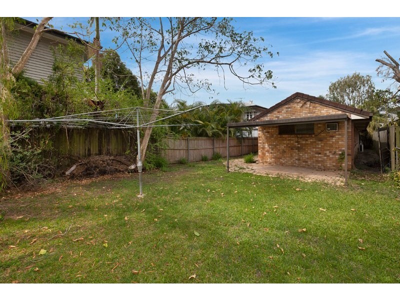 22 Landsdowne Street, Coorparoo QLD 4151