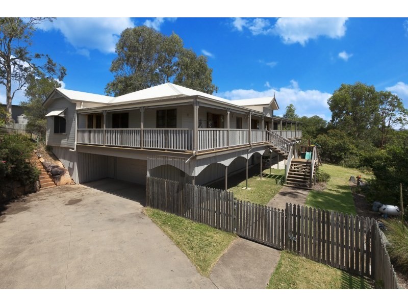 12 Stanaway Place, Bellbowrie QLD 4070