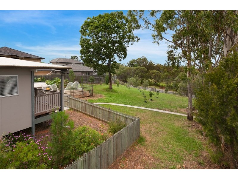 8 Stanaway Place, Bellbowrie QLD 4070