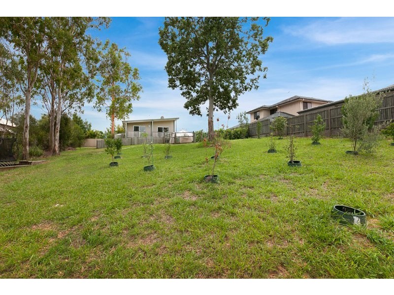 8 Stanaway Place, Bellbowrie QLD 4070
