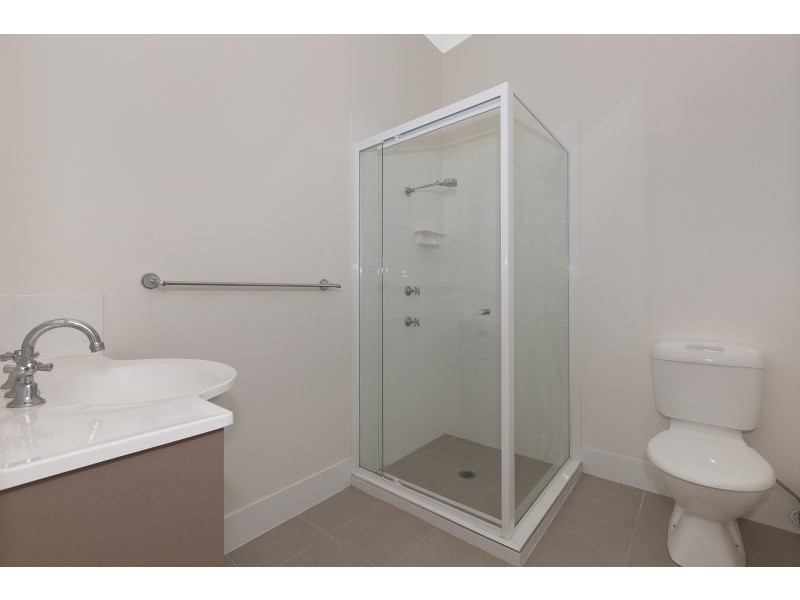 8 Stanaway Place, Bellbowrie QLD 4070