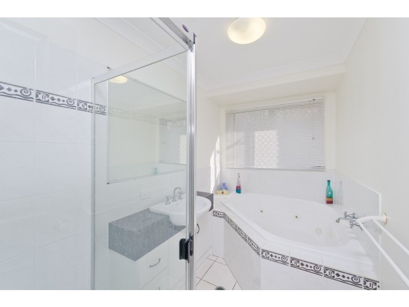 20 Nook Place, Moggill QLD 4070
