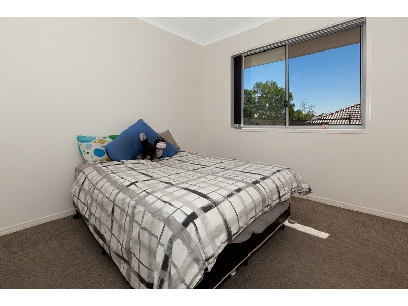 85 High Street, Blackstone QLD 4304