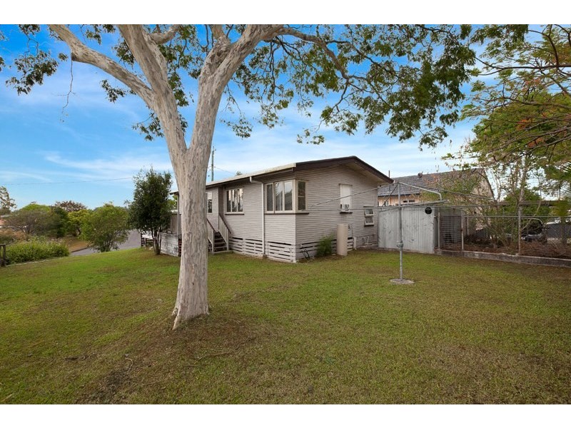 17 Burbank Street, Stafford Heights QLD 4053