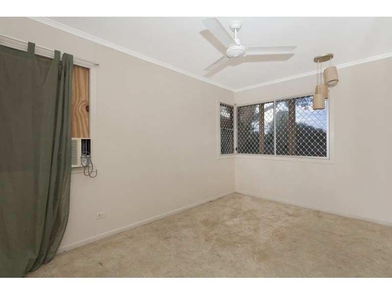 17 Burbank Street, Stafford Heights QLD 4053