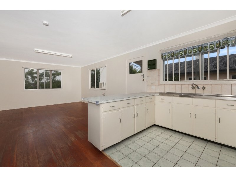 17 Burbank Street, Stafford Heights QLD 4053