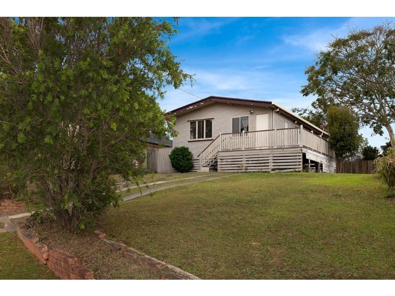 17 Burbank Street, Stafford Heights QLD 4053