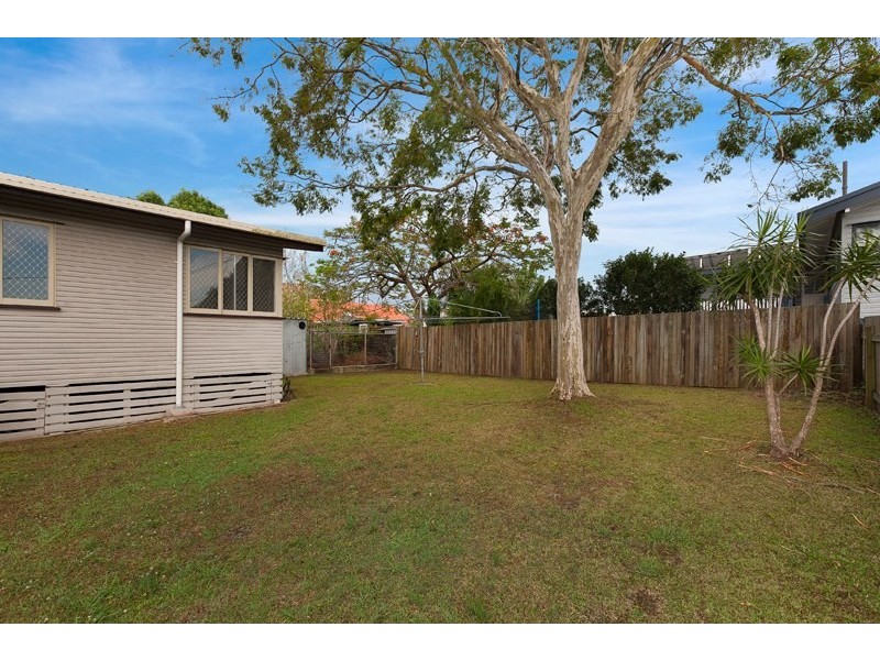 17 Burbank Street, Stafford Heights QLD 4053