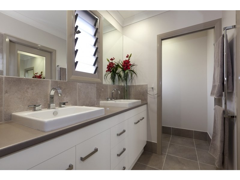 27 Kinmond Avenue, Wavell Heights QLD 4012