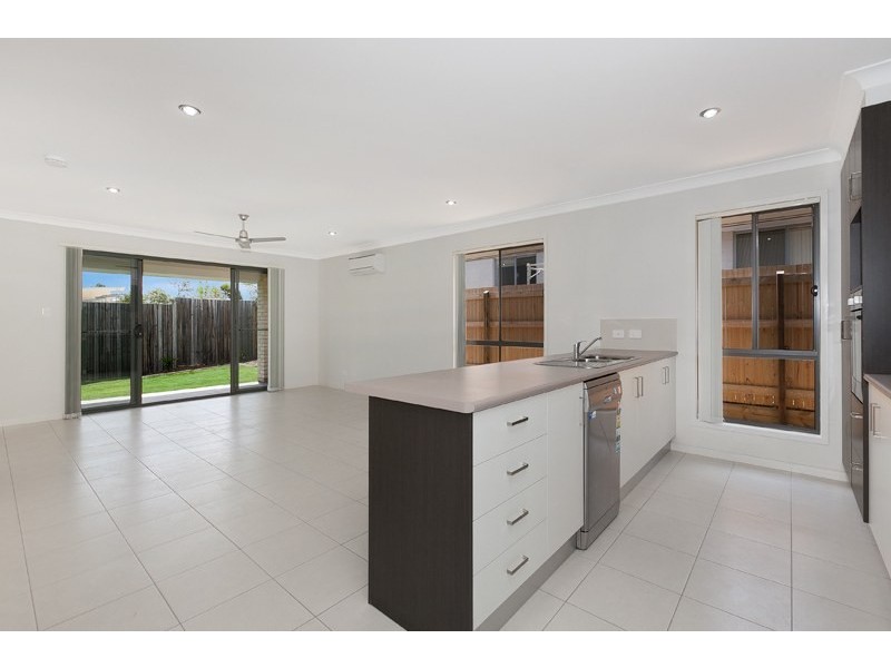 44 Hallvard Crescent, Augustine Heights QLD 4300