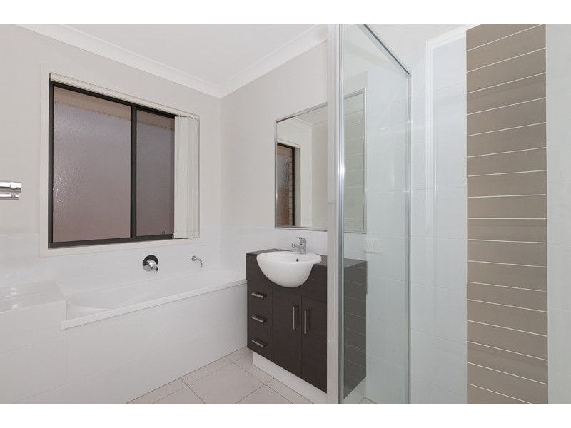 44 Hallvard Crescent, Augustine Heights QLD 4300