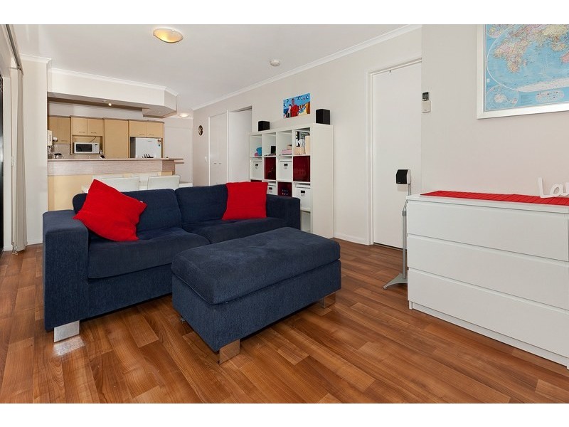 8/27 Campbell Street, Toowong QLD 4066