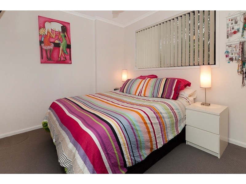 8/27 Campbell Street, Toowong QLD 4066