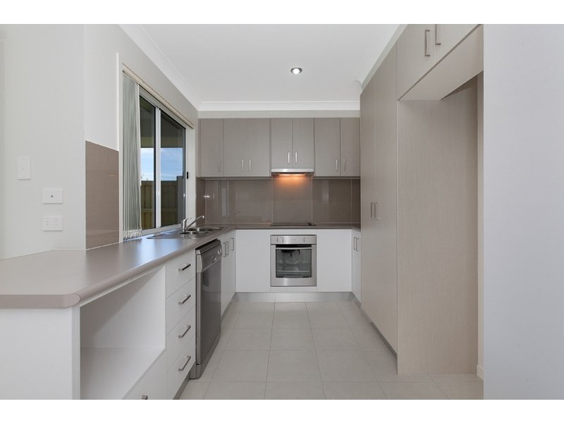 48 Hallvard Crescent, Augustine Heights QLD 4300