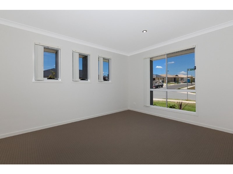 48 Hallvard Crescent, Augustine Heights QLD 4300